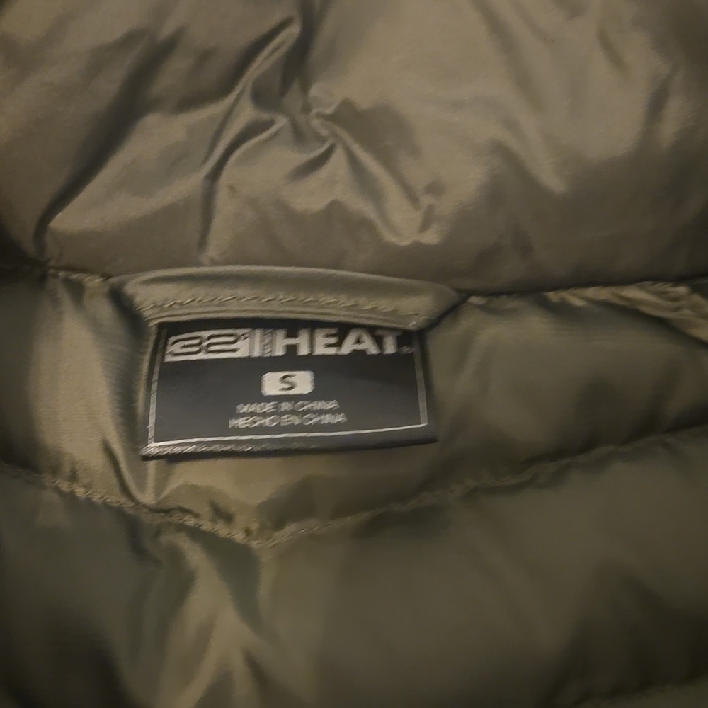 32 Degrees Black and Green Puffer Jacket Lightweight Quilted Design Size Small - Picture 2 of 4